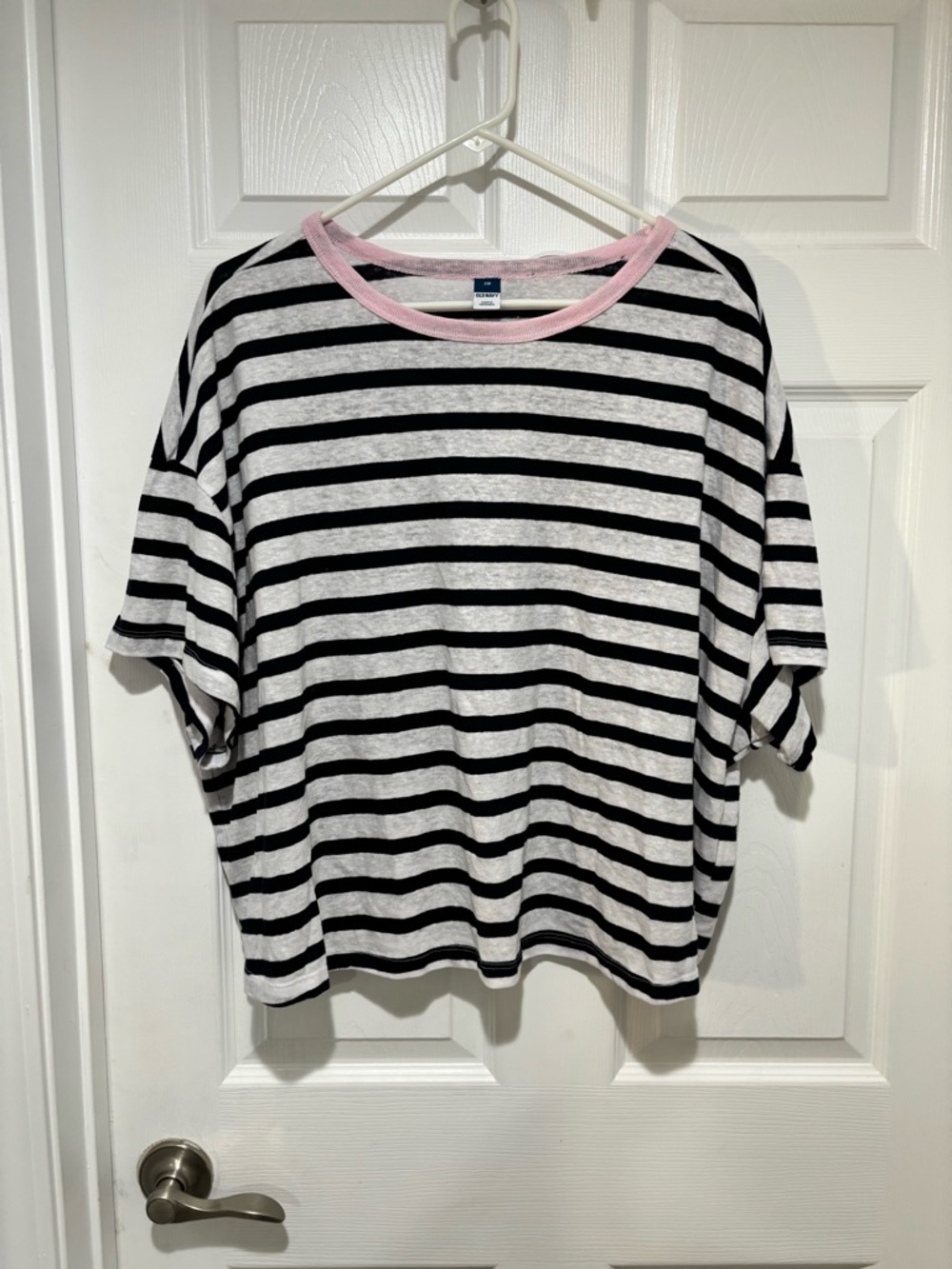OLD NAVY Striped Navy and Heather Gray Linen Blend Crop Tee with Pink Trim - Picture 2 of 6